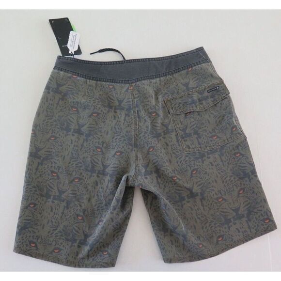 Quiksilver AQYBS03548 GZH6 Mens Sz 28 Highline Wildlife Leopard 19" Board Shorts - Picture 2 of 4
